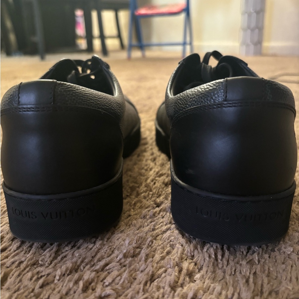Louis Vuitton low top shoes mint condition!!